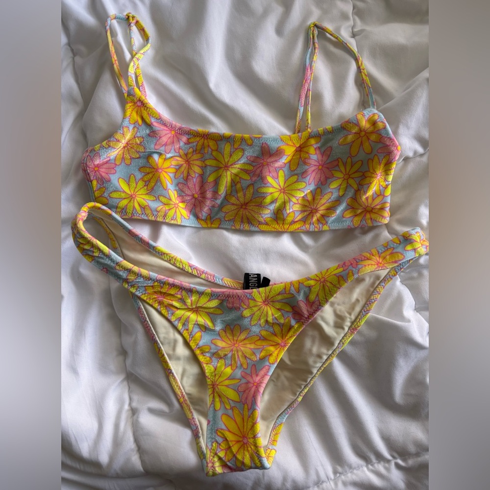 triangl swimwear Yellow Multi Daisy-Print Bikini